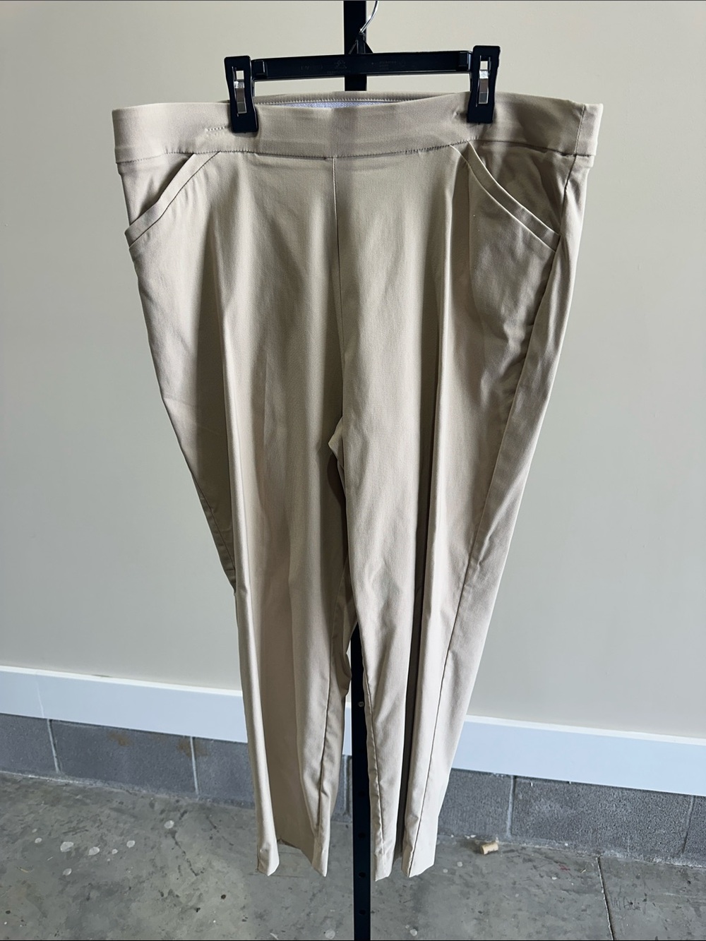 Counterparts women’s tan pull on pants size 14